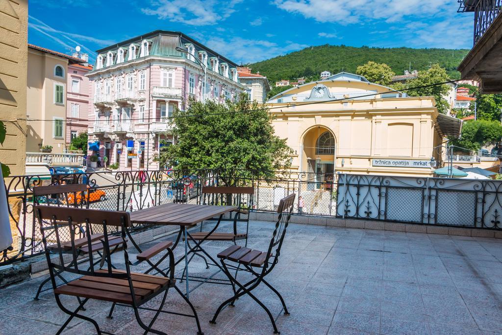 Sunny Apartment Anamaria Opatija Extérieur photo